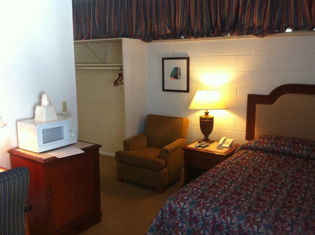 Economy Inn ריצ'לנד מראה חיצוני תמונה